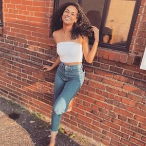 Meet your Posher, Elisa